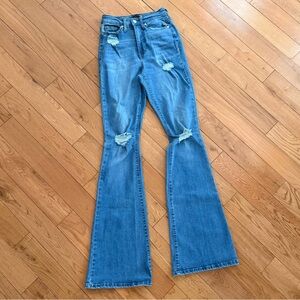*V Flattering* High Waisted Ripped Flare Jeans ⋆‧°𓏲ּ𝄢